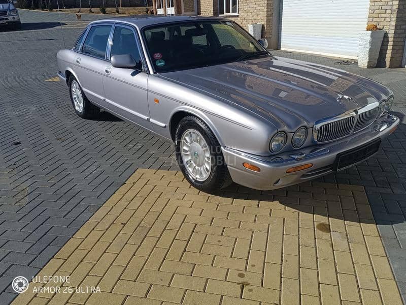 Jaguar XJ8 4.0