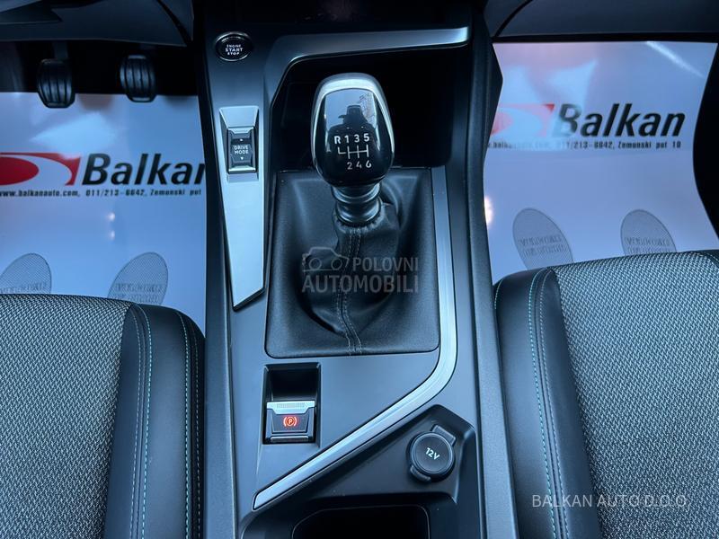 Peugeot 308 1.2/ALLURE/LED/NAV