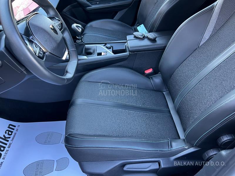 Peugeot 308 1.2/ALLURE/LED/NAV