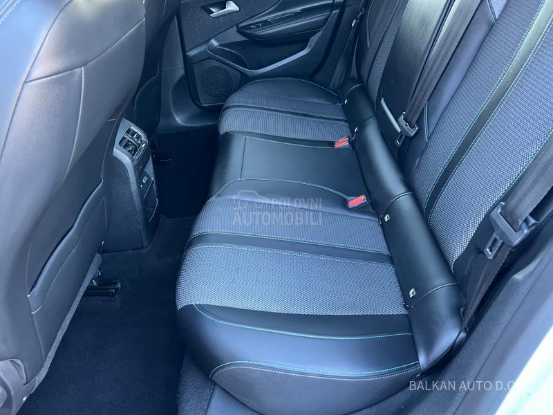 Peugeot 308 1.2/ALLURE/LED/NAV