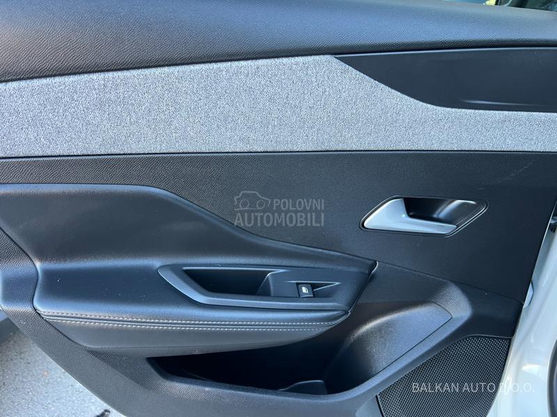 Peugeot 308 1.2/ALLURE/LED/NAV