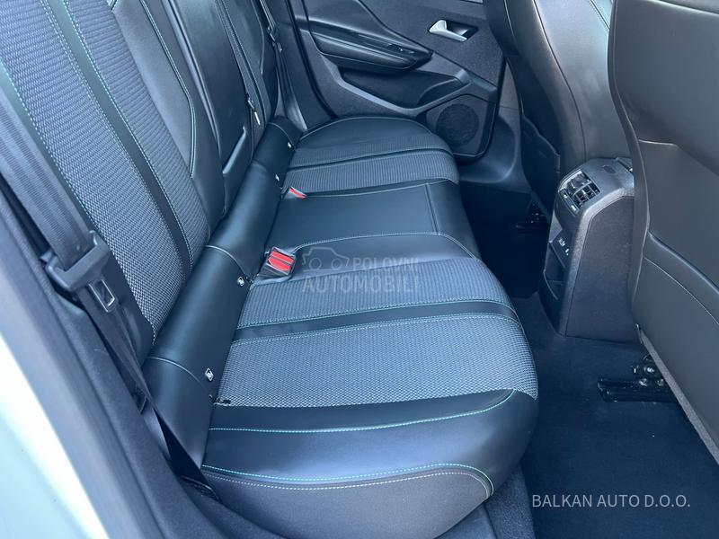 Peugeot 308 1.2/ALLURE/LED/NAV