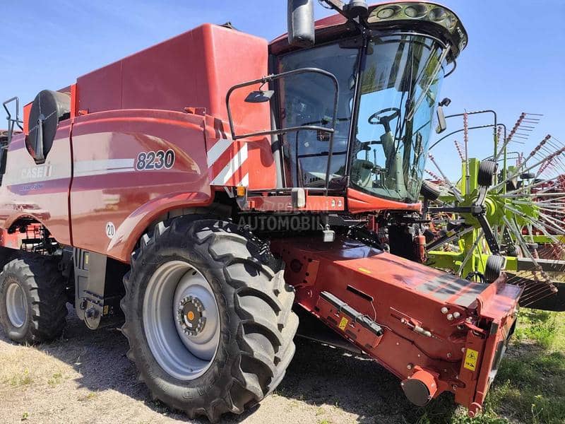 Case IH 8230