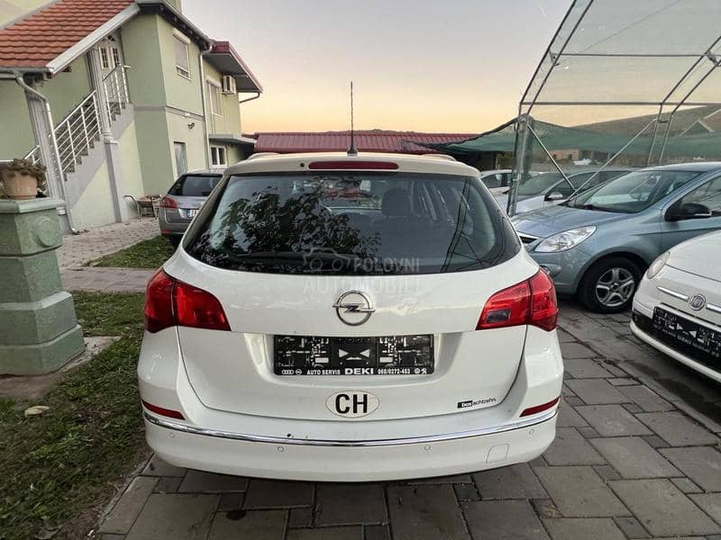 Opel Astra J  Opel Astra J