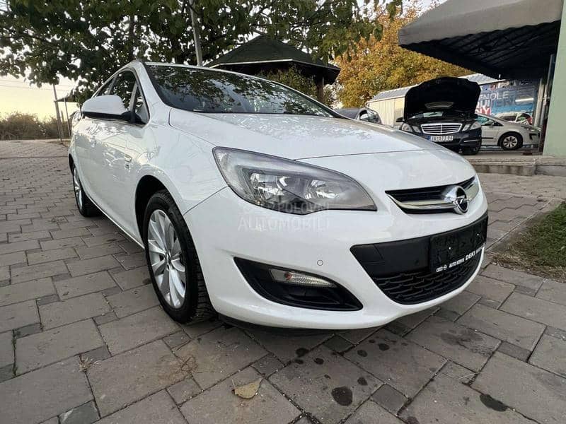 Opel Astra J  Opel Astra J