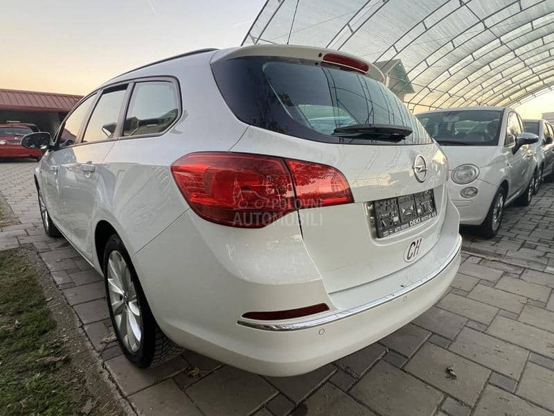 Opel Astra J  Opel Astra J