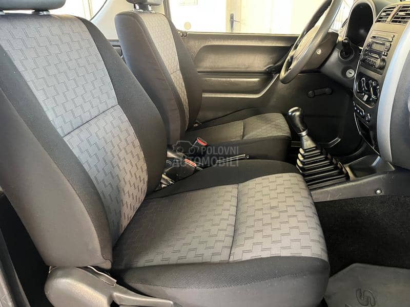 Suzuki Jimny 1.3 4x4 ODLIČAN CH