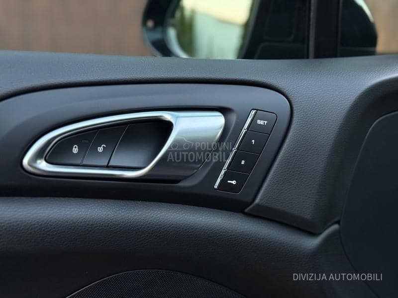 Porsche Cayenne Pano/Vazduh/Kamera