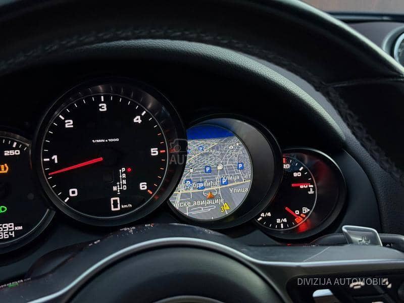 Porsche Cayenne Pano/Vazduh/Kamera