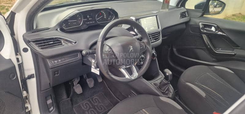 Peugeot 208 1.2 Vti Suisse