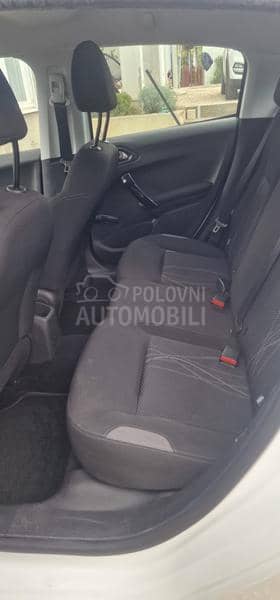 Peugeot 208 1.2 Vti Suisse