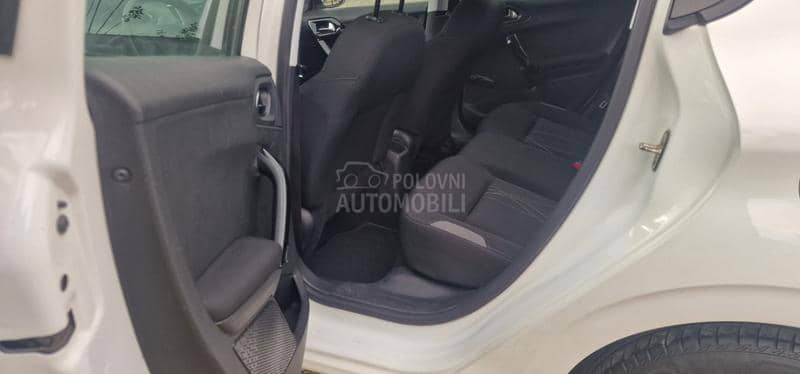 Peugeot 208 1.2 Vti Suisse