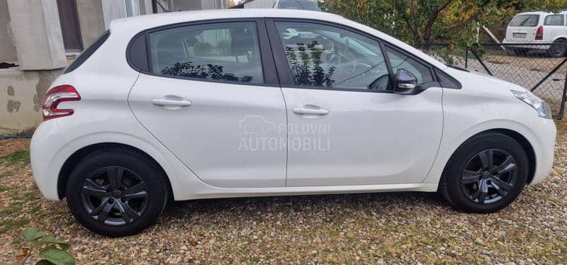 Peugeot 208 1.2 Vti Suisse