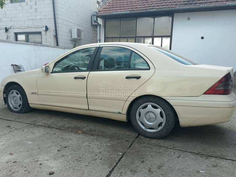Mercedes Benz C 200 