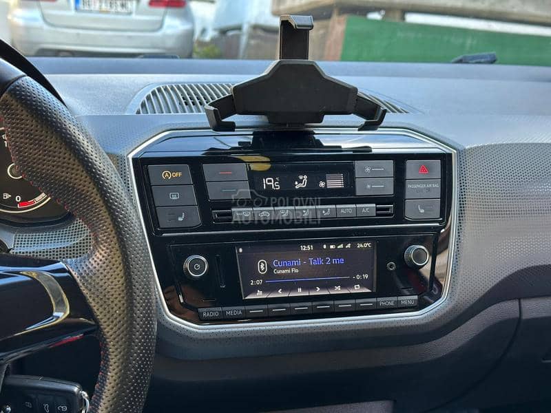 Volkswagen up! limited