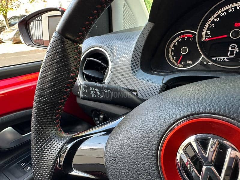 Volkswagen up! limited