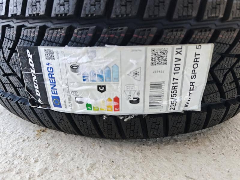 Dunlop 225/55 R17 Zimska