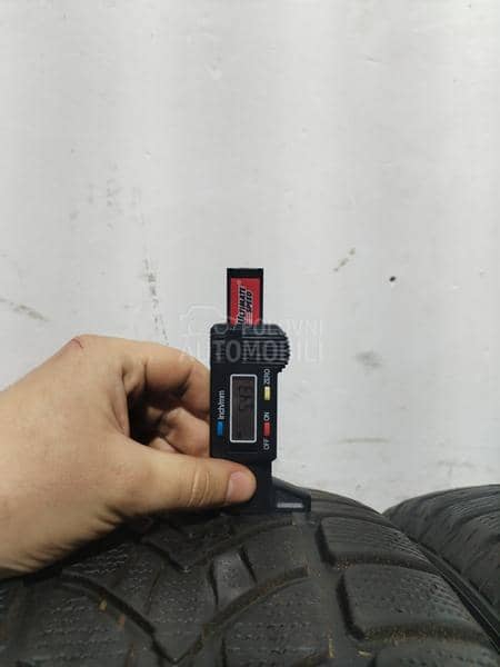 Dunlop 225/55 R18 Zimska