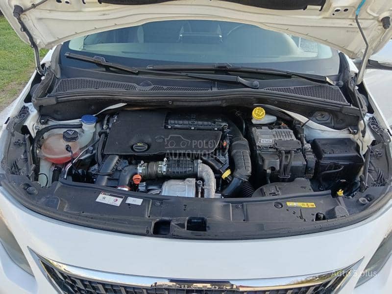 Peugeot 2008 ALLURE  F. U. L. L.