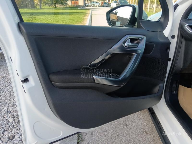 Peugeot 2008 ALLURE  F. U. L. L.