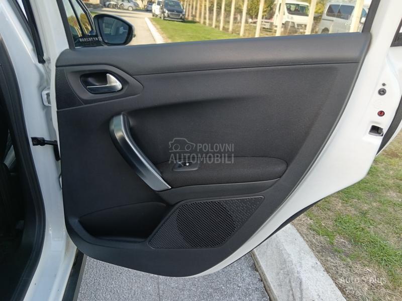 Peugeot 2008 ALLURE  F. U. L. L.