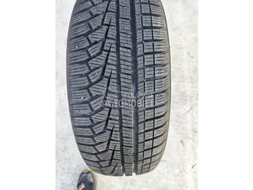 Hankook 215/60 R17 Zimska