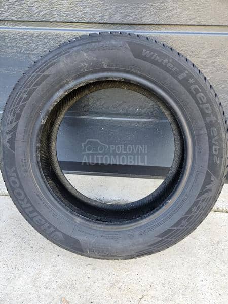 Hankook 215/60 R17 Zimska