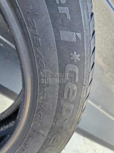 Hankook 215/60 R17 Zimska