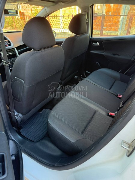 Peugeot 207 1.4b pežo