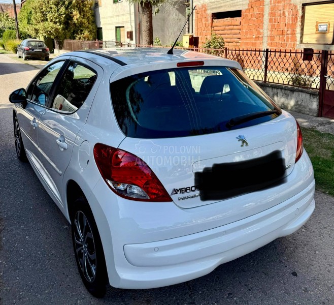 Peugeot 207 1.4b pežo