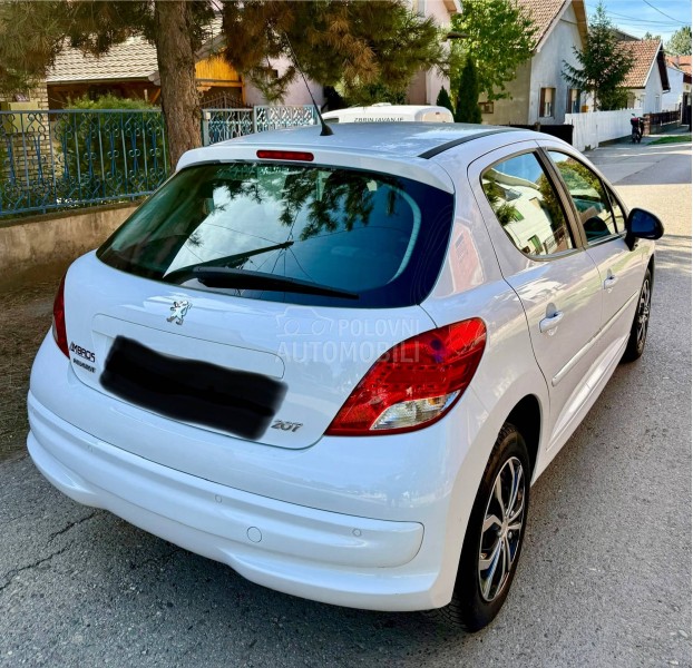 Peugeot 207 1.4b pežo