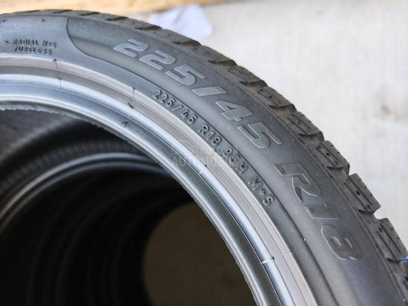 Pirelli 225/45 R18 Zimska