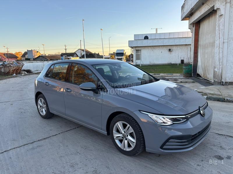 Volkswagen Golf 8 1.5 TGI DSG