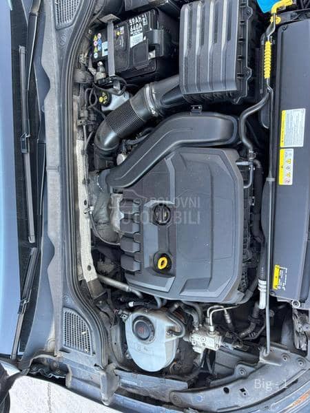 Volkswagen Golf 8 1.5 TGI DSG