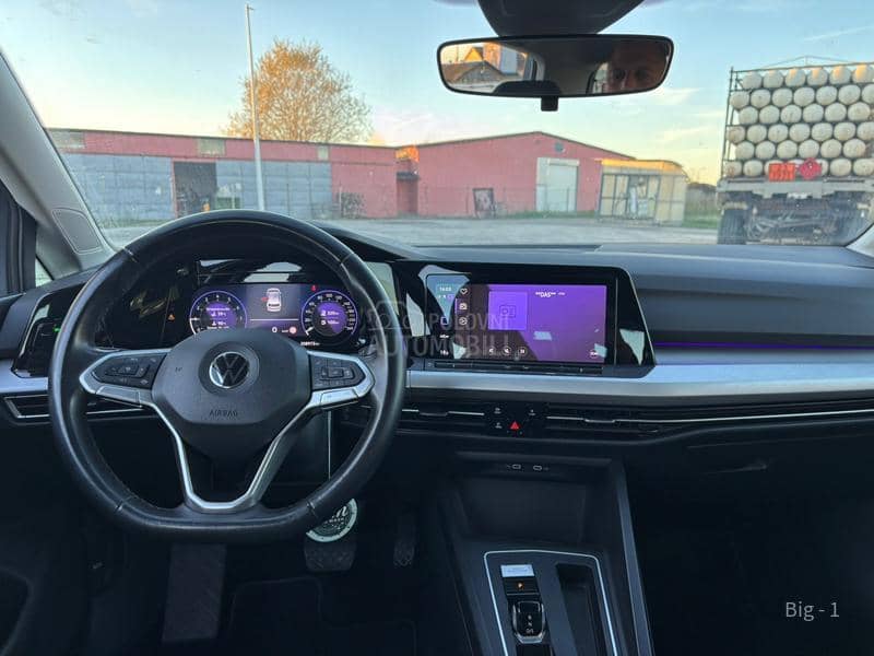 Volkswagen Golf 8 1.5 TGI DSG