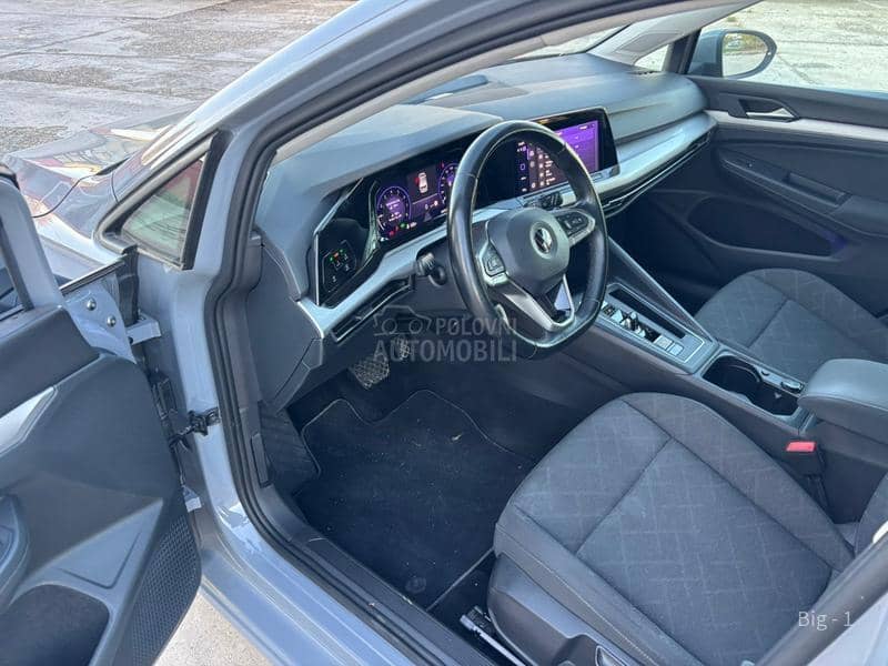 Volkswagen Golf 8 1.5 TGI DSG