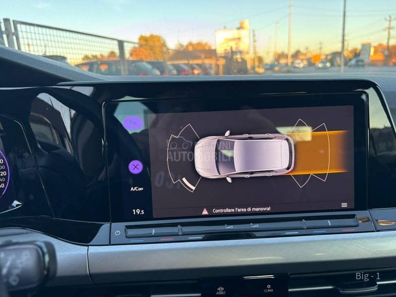 Volkswagen Golf 8 1.5 TGI DSG