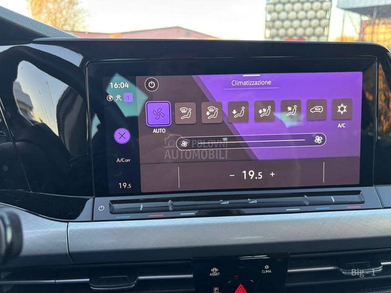 Volkswagen Golf 8 1.5 TGI DSG