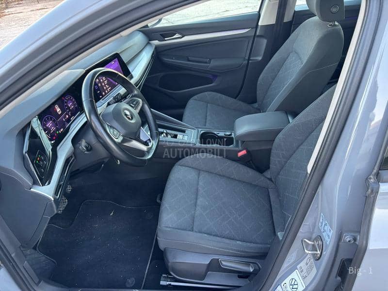 Volkswagen Golf 8 1.5 TGI DSG