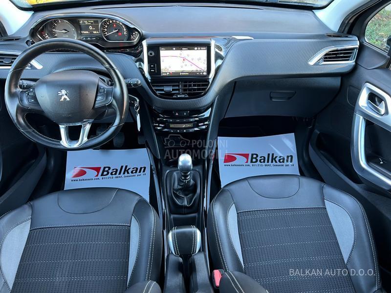 Peugeot 2008 1.2/ALLURE/NAV/130H