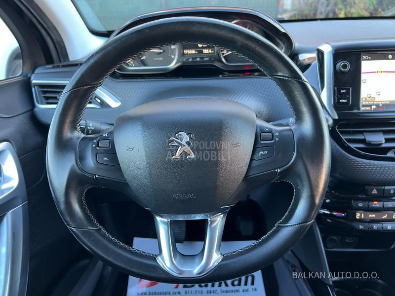 Peugeot 2008 1.2/ALLURE/NAV/130H