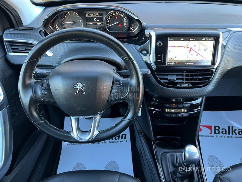 Peugeot 2008 1.2/ALLURE/NAV/130H