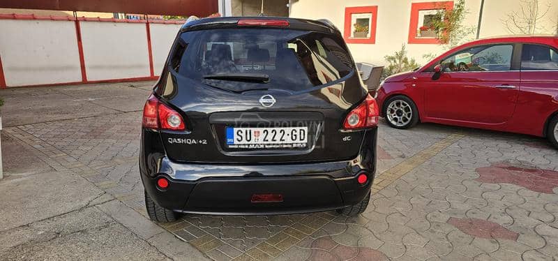Nissan Qashqai + 2 