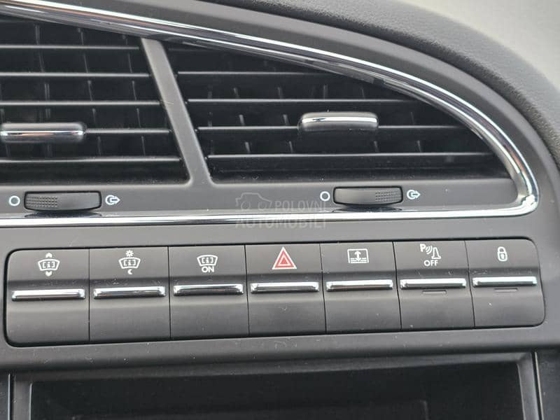 Peugeot 5008 1.6 e-hdi Allure