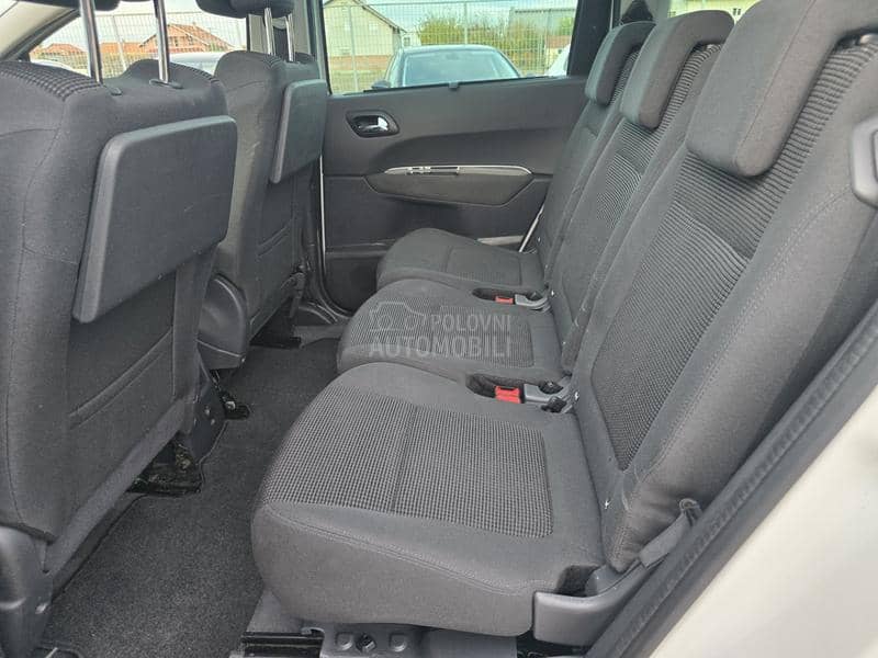 Peugeot 5008 1.6 e-hdi Allure