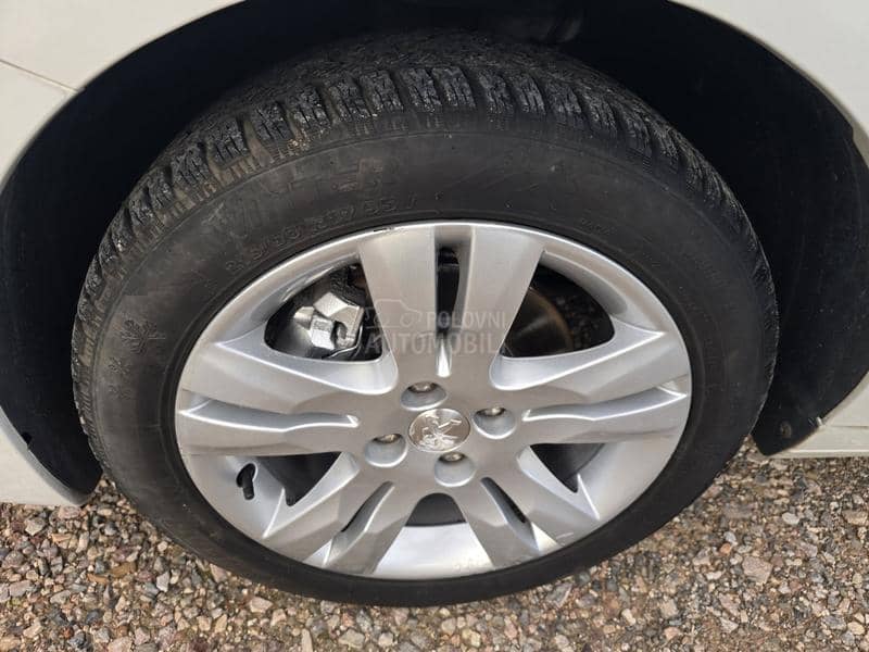 Peugeot 5008 1.6 e-hdi Allure