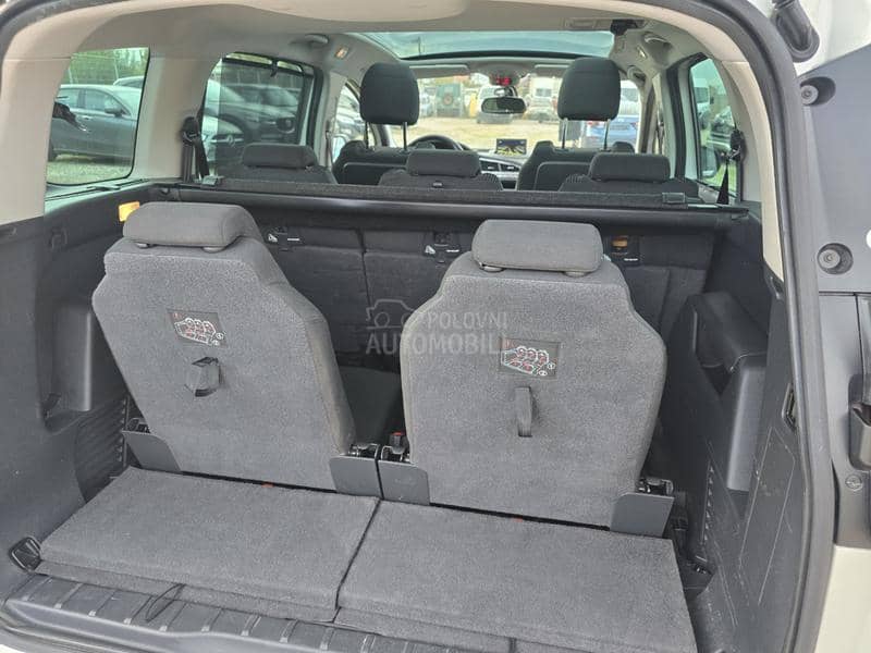 Peugeot 5008 1.6 e-hdi Allure