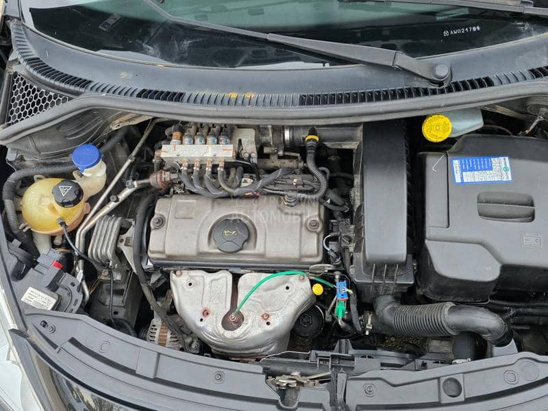 Peugeot 207 1.4b TNG