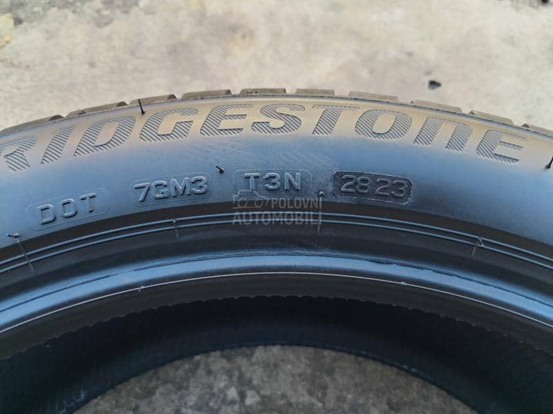 Bridgestone 235/45 R20 Zimska