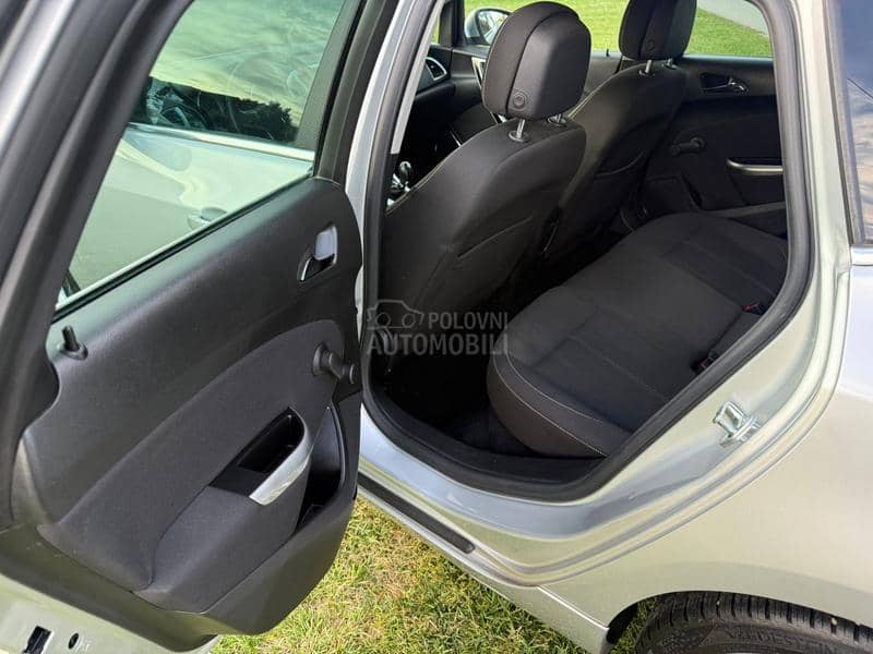 Opel Astra J 1.4b TURBO COSMO